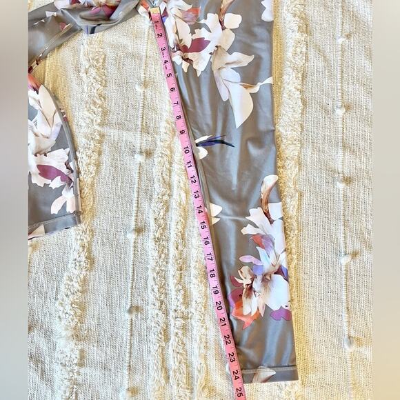 Athleta Elation Paradise 7/8 Leggings size small - Picture 7 of 9